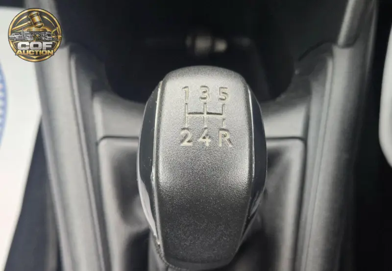 2013 Peugeot 208 1.0 VTi Active Euro 5 3dr photo 30