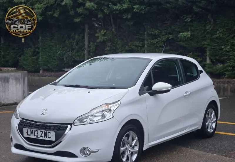 2013 Peugeot 208 1.0 VTi Active Euro 5 3dr photo 8