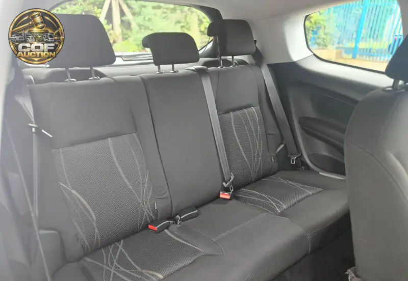 2013 Peugeot 208 1.0 VTi Active Euro 5 3dr photo 16
